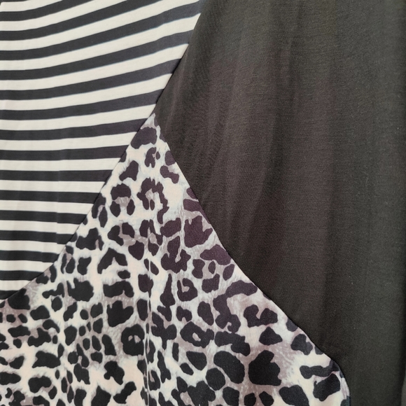 NWT Bloomchic black and white long sleeve top size 10 - Picture 2 of 7